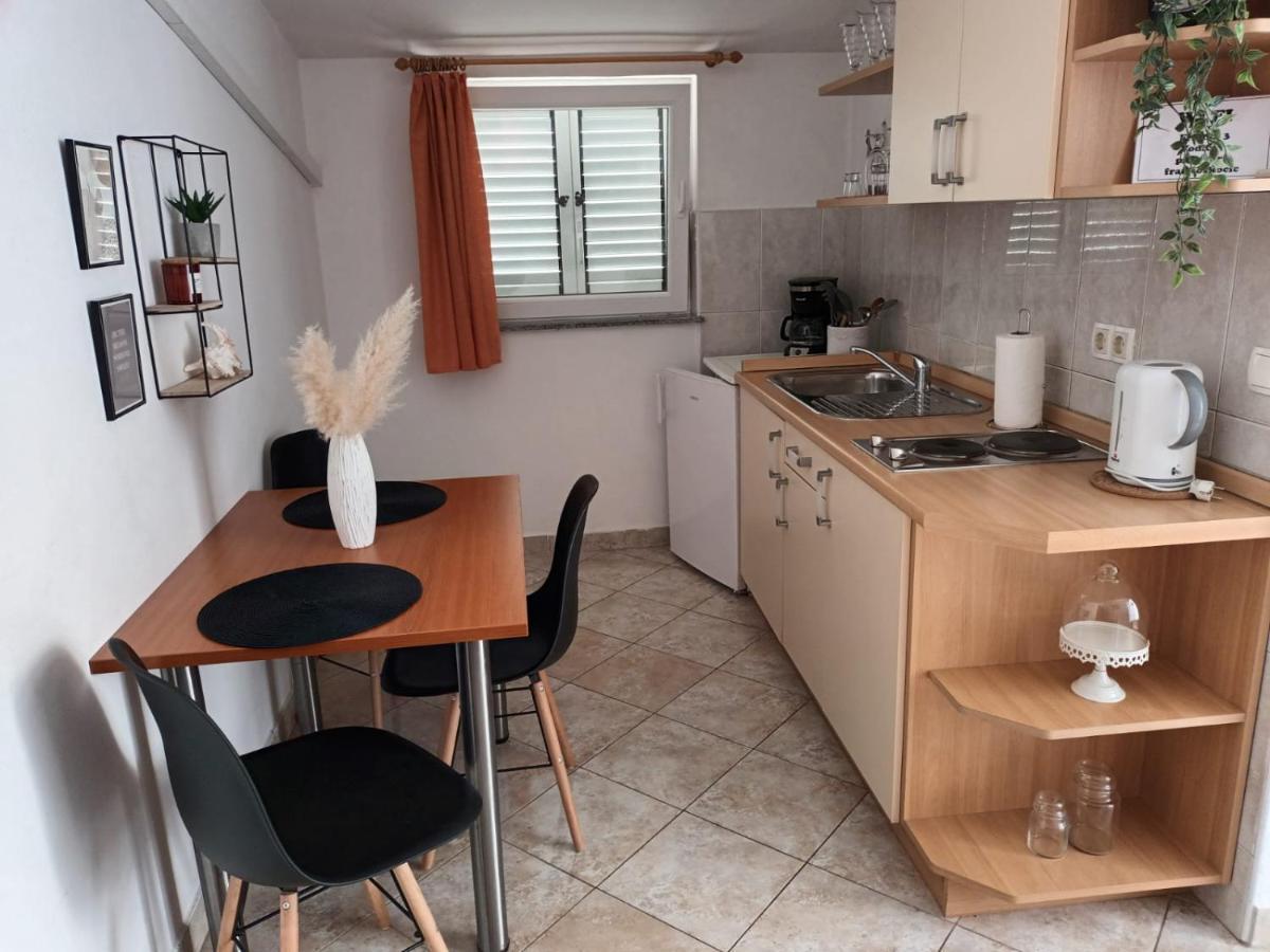 Apartment & Rooms Riva فوديس المظهر الخارجي الصورة